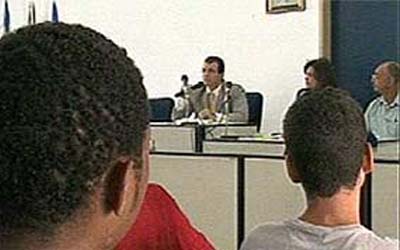 Cidade na Bahia adota toque de recolher para evitar evaso escolar
