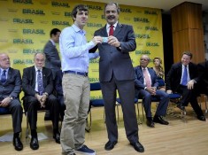 MEC lana programa de ensino de ingls para atender 500 mil alunos