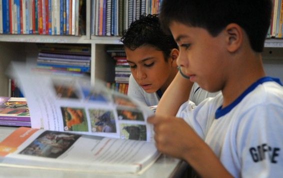 Reposio de livros didticos custa R$ 87 milhes ao ano